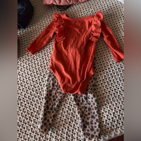 cute girl clothes lot 12-18m. Some clothes barely worn or not worn at all - Picture 2 of 13